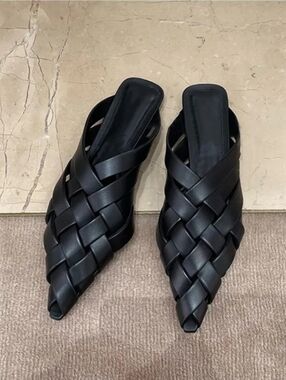 Women's Black Woven Pointed Mule Slip-On